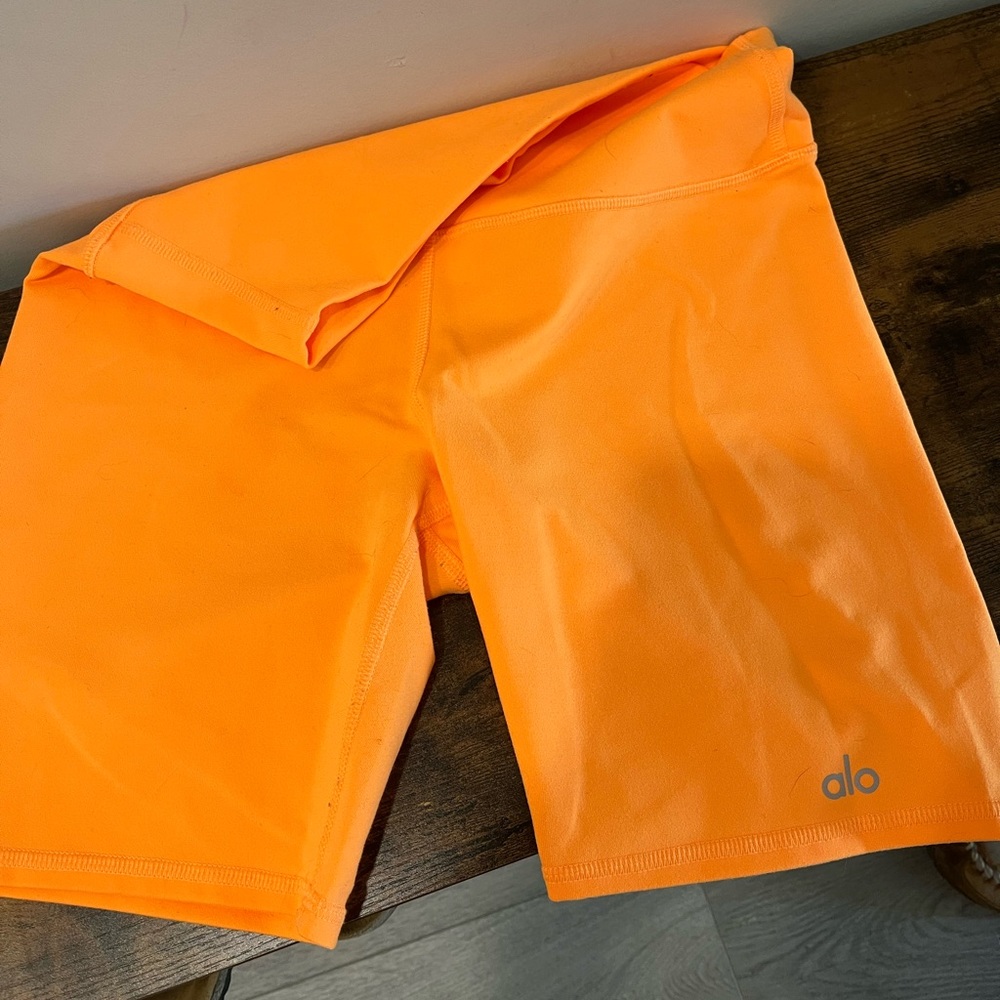 Brand: Alo; Size: Small; Color: Apricot; Condition; Barely worn.